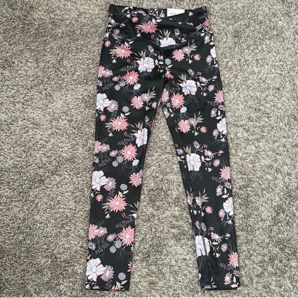 NWT SO high rise Sporty 7/8 leggings with crossover waistband